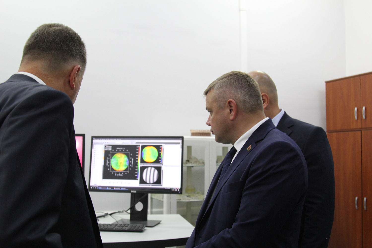 Министр промышленности Андрей Кузнецов посетил холдинг «БелОМО».