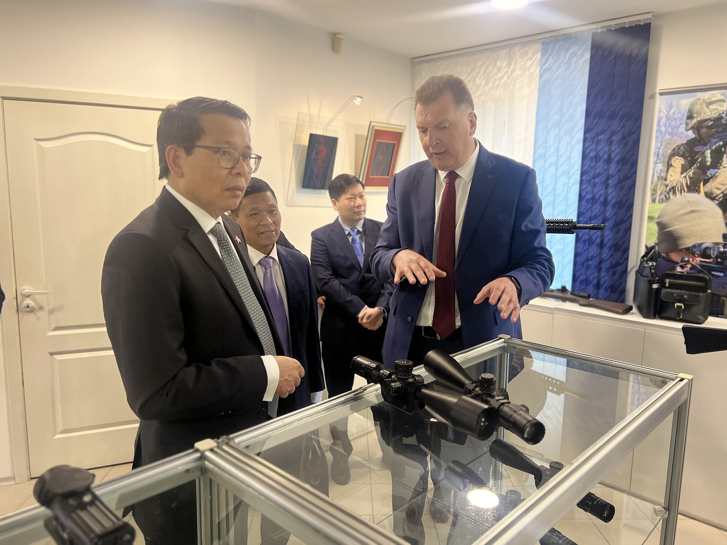 Посольство Социалистической Республики Вьетнам посетило музей ОАО «ММЗ имени С.И. Вавилова - управляющая компания холдинга «БелОМО»